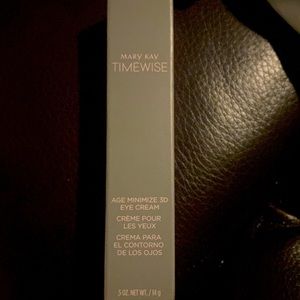 New Mary Kay age minimize 3D eye cream